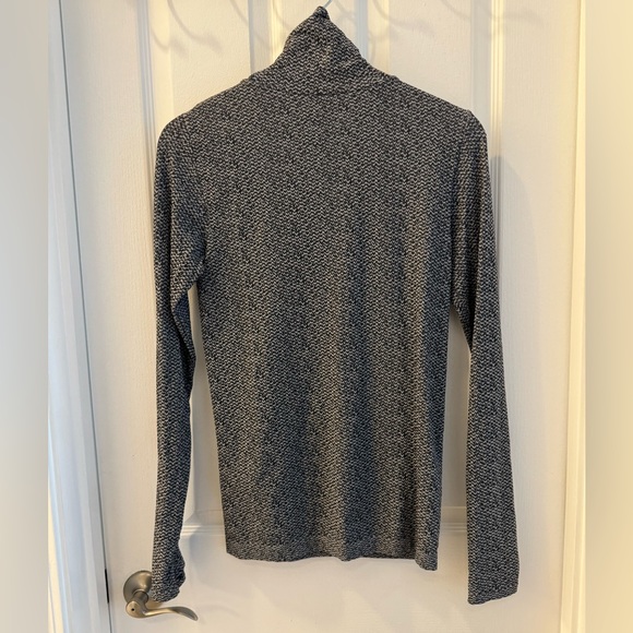 ATHLETA Flurry Peak Long Sleeve Top Turtleneck Base Layer S - Picture 7 of 11